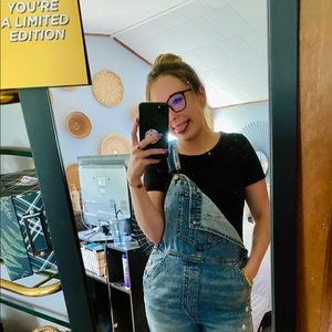 Meet your Posher, Lexis